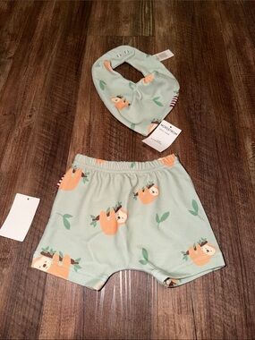 SOOKIbaby 2 pc Outfit Shorts and Bib NWT size 6/9 months Sloths